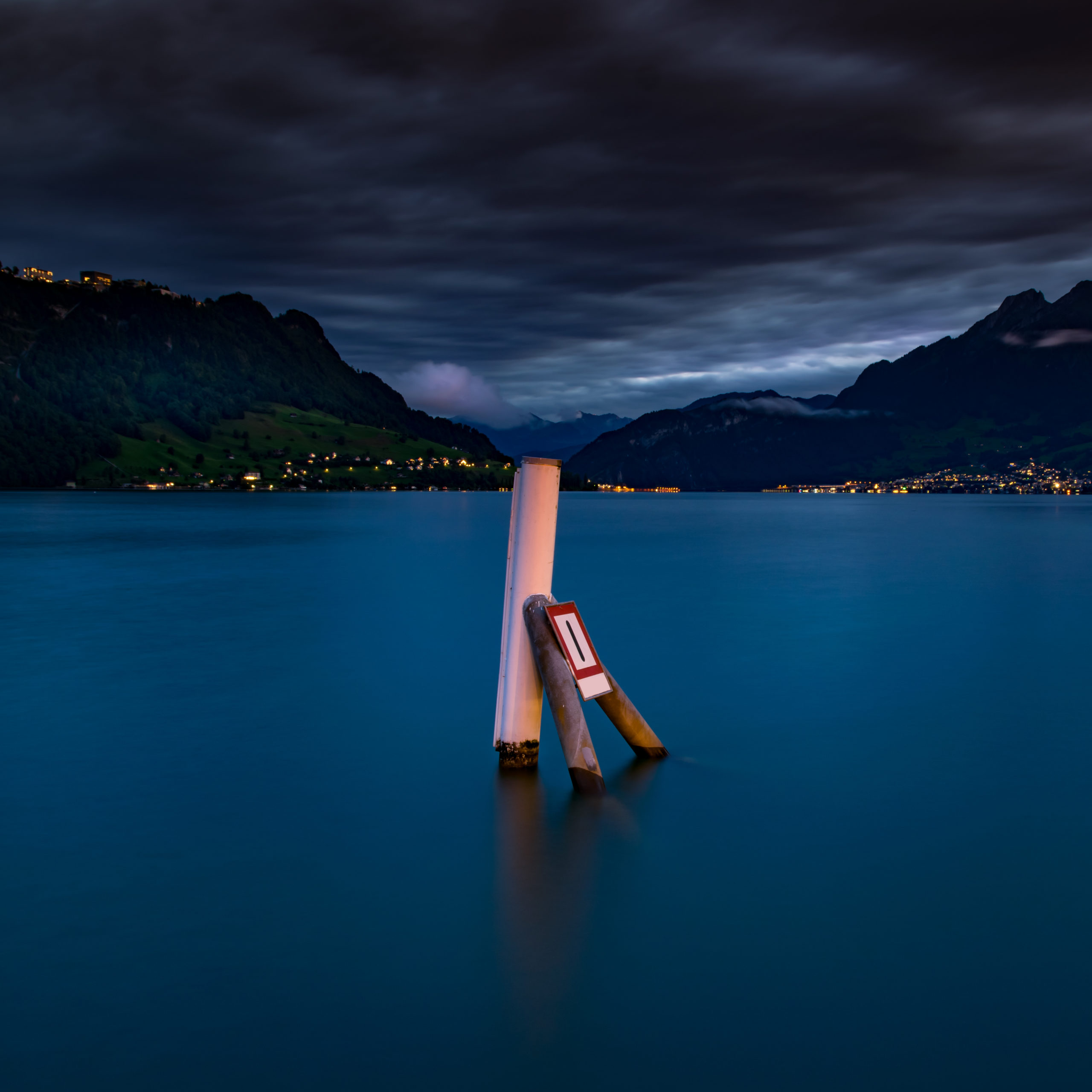 Night at the lake - Shot taken at the Vierwaldstaetter see at night (long time exposure), close to Weggis. 