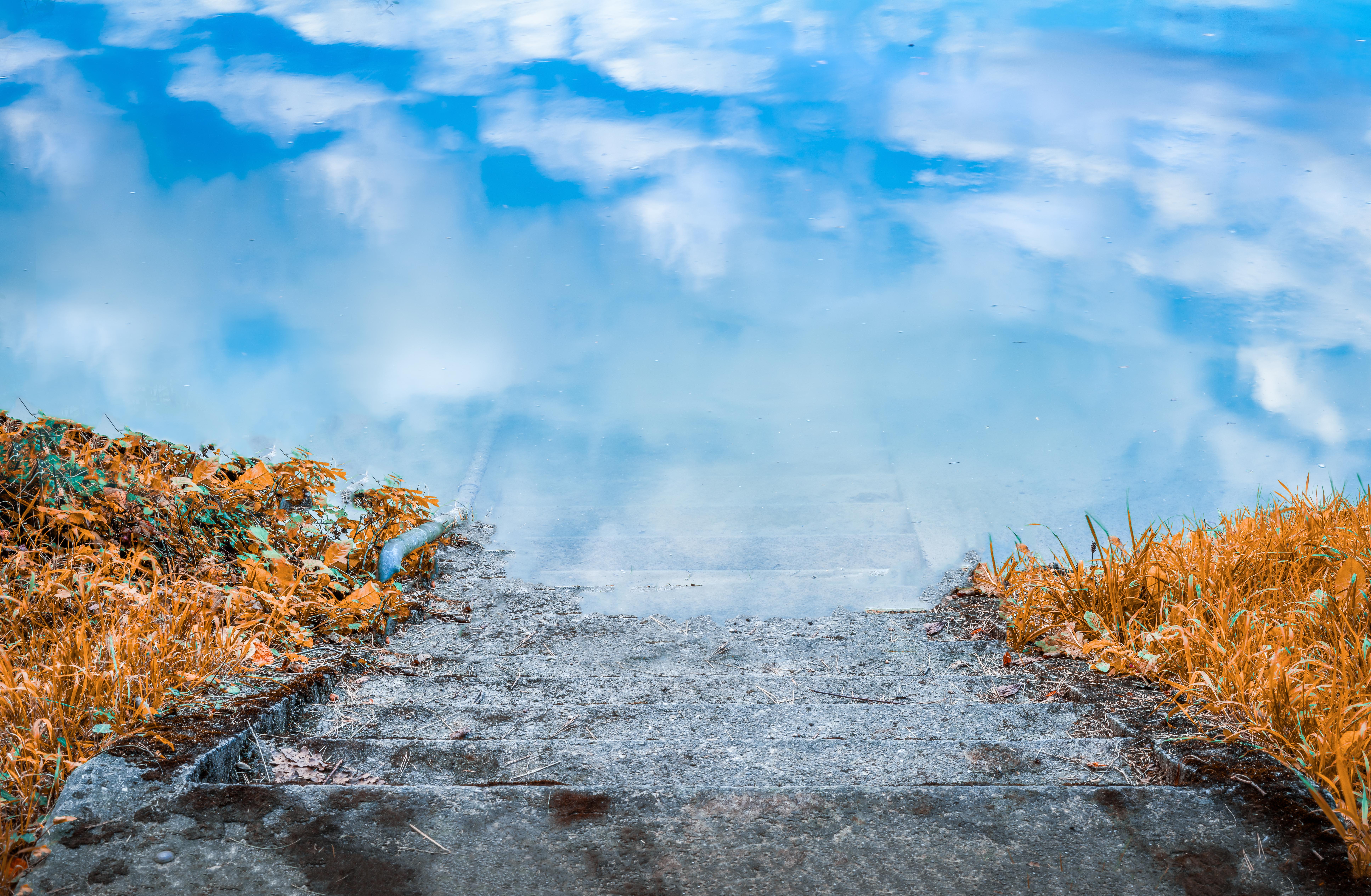 Down to the sky. - Taken at the Aare, close to Biberstein, Switzerland.